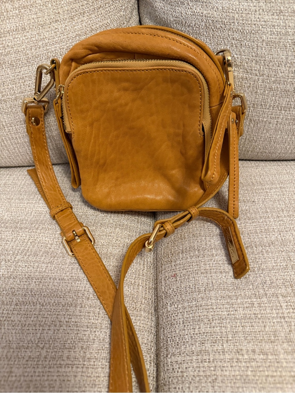 Kenneth Cole Leather Crossbody Bag in Tan / Mustard yellow